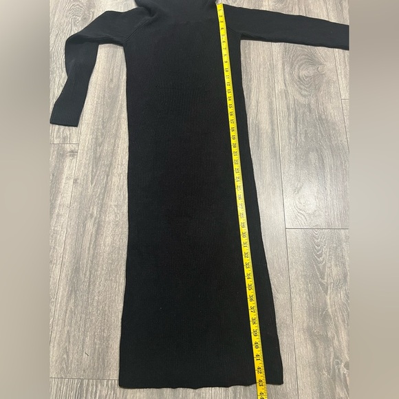 Lulu’s off the shoulder cowl neck midi sweater dress in black. Size S - Picture 10 of 10